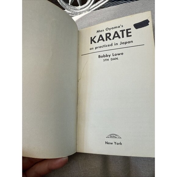 Rare Mas Oyama's Karate, as practiced in Japan by Bobby Lowe 5th Dan - Picture 7 of 8